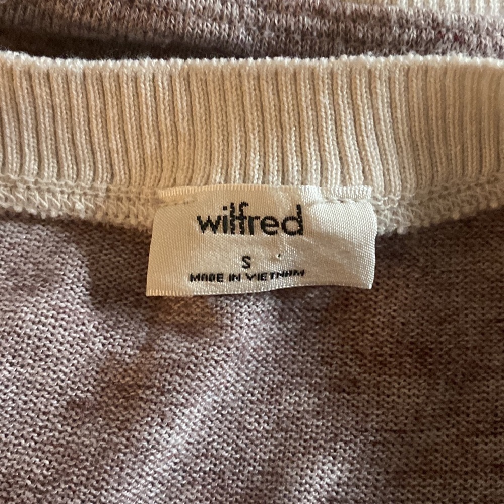 ARITZIA WILFRED Two-Toned Burgundy Heathered Jersey Knit Pullover. Size Small - Picture 5 of 7